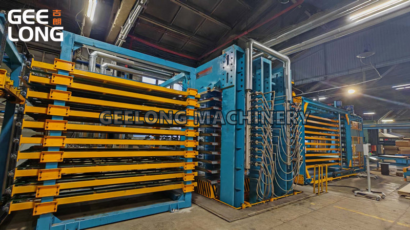 M&aacute;quina de linha de prensagem a quente para laminado de madeira compensada com face de filme geelong (3)
