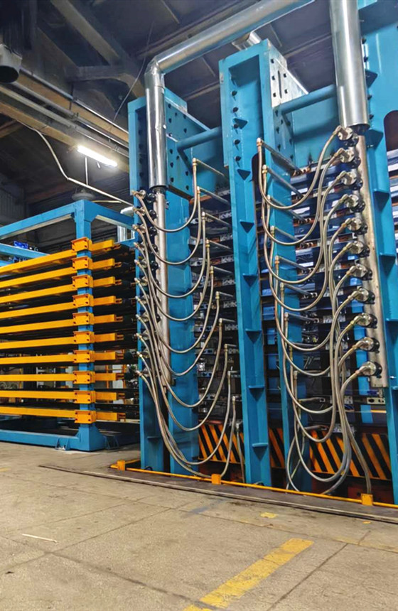 M&aacute;quina de prensagem a quente de compensado de alta press&atilde;o com m&uacute;ltiplas aberturas para lamina&ccedil;&atilde;o de folheados