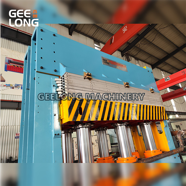 Máquina de prensagem a quente de madeira compensada enfrentada com filme resistente 1200T