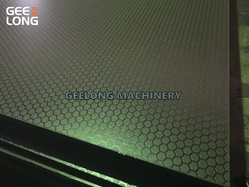 Contraplacado revestido a pel&iacute;cula, contraplacado de constru&ccedil;&atilde;o, contraplacado hexa (1)