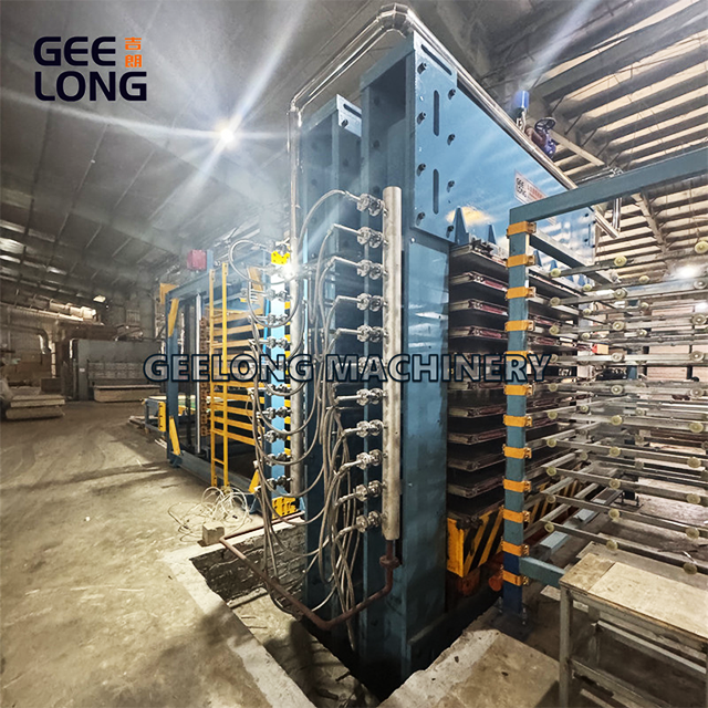 Máquina de prensagem a quente de madeira compensada enfrentada com filme resistente de estrutura dupla