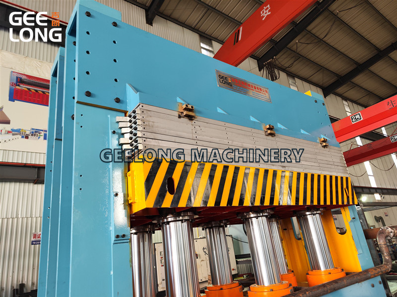 m&aacute;quina de prensagem a quente para laminado de madeira compensada geelong-hexa (4)
